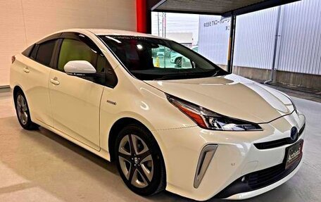 Toyota Prius IV XW50, 2022 год, 2 250 000 рублей, 7 фотография