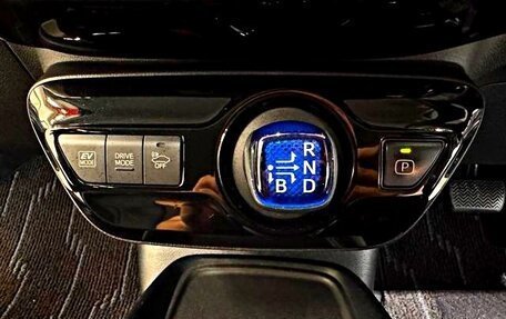Toyota Prius IV XW50, 2022 год, 2 250 000 рублей, 16 фотография