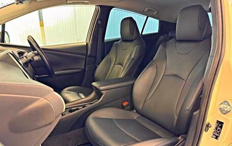 Toyota Prius IV XW50, 2022 год, 2 250 000 рублей, 23 фотография