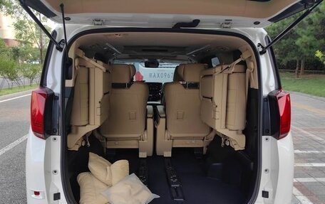Toyota Alphard III, 2021 год, 5 250 000 рублей, 17 фотография