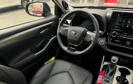 Toyota Highlander, 2025 год, 5 900 000 рублей, 26 фотография