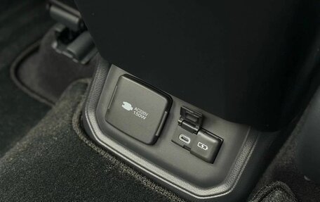Toyota Highlander, 2025 год, 5 900 000 рублей, 39 фотография