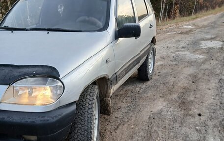 Chevrolet Niva I рестайлинг, 2004 год, 260 000 рублей, 3 фотография