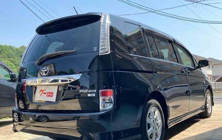 Toyota ISis I, 2012 год, 1 100 000 рублей, 4 фотография