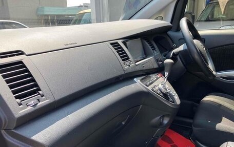 Toyota ISis I, 2012 год, 1 100 000 рублей, 10 фотография