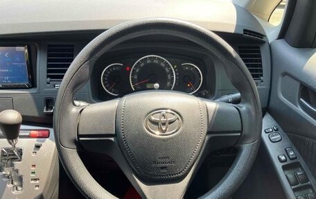 Toyota ISis I, 2012 год, 1 100 000 рублей, 11 фотография