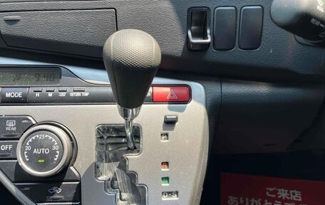 Toyota ISis I, 2012 год, 1 100 000 рублей, 18 фотография