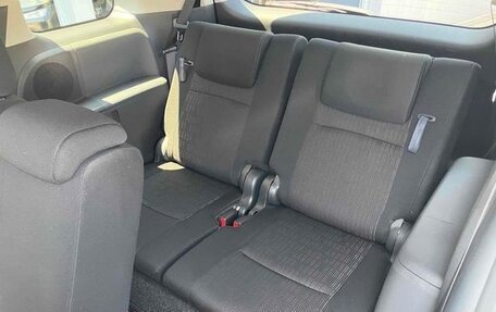 Toyota ISis I, 2012 год, 1 100 000 рублей, 25 фотография