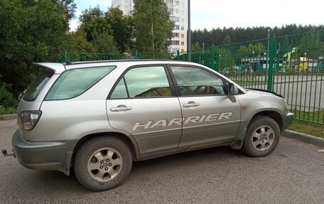 Toyota Harrier, 2000 год, 900 000 рублей, 3 фотография