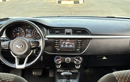 KIA Rio IV, 2018 год, 1 060 400 рублей, 10 фотография