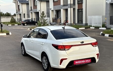KIA Rio IV, 2018 год, 1 060 400 рублей, 5 фотография