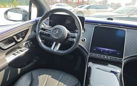 Mercedes-Benz EQE, 2022 год, 4 490 000 рублей, 8 фотография