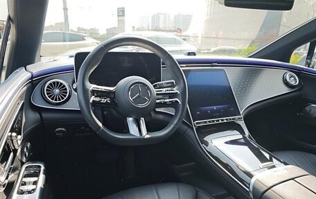 Mercedes-Benz EQE, 2022 год, 4 490 000 рублей, 7 фотография