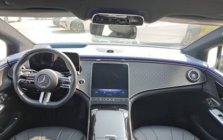 Mercedes-Benz EQE, 2022 год, 4 490 000 рублей, 9 фотография