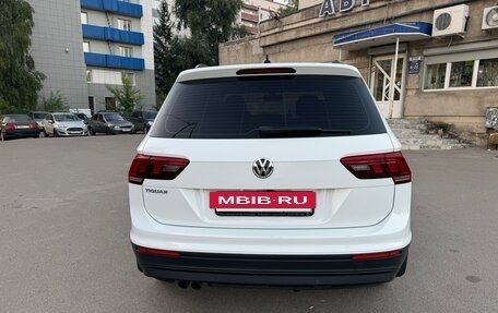 Volkswagen Tiguan II, 2018 год, 2 400 000 рублей, 5 фотография