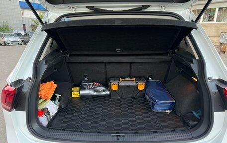 Volkswagen Tiguan II, 2018 год, 2 400 000 рублей, 14 фотография