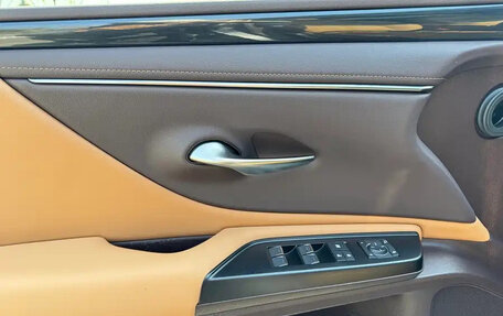 Lexus ES VII, 2021 год, 2 650 000 рублей, 4 фотография