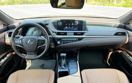 Lexus ES VII, 2021 год, 2 650 000 рублей, 7 фотография