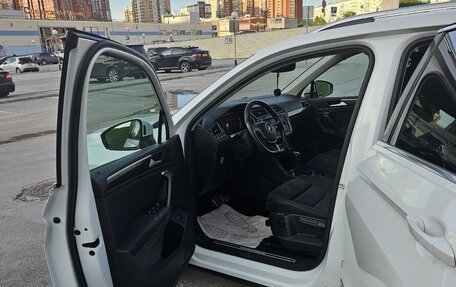 Volkswagen Tiguan II, 2019 год, 2 770 000 рублей, 19 фотография