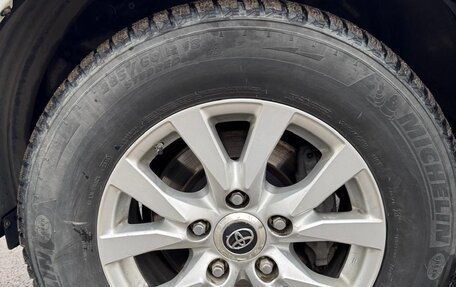 Toyota Land Cruiser 200, 2018 год, 6 800 000 рублей, 8 фотография