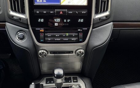 Toyota Land Cruiser 200, 2018 год, 6 800 000 рублей, 7 фотография