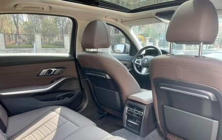 BMW 3 серия, 2021 год, 2 460 000 рублей, 17 фотография