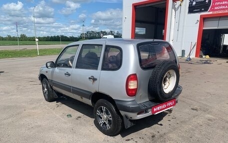 Chevrolet Niva I рестайлинг, 2003 год, 300 000 рублей, 2 фотография