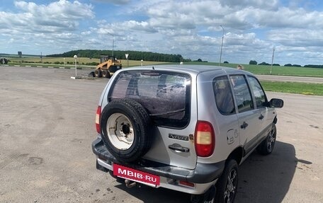 Chevrolet Niva I рестайлинг, 2003 год, 300 000 рублей, 3 фотография