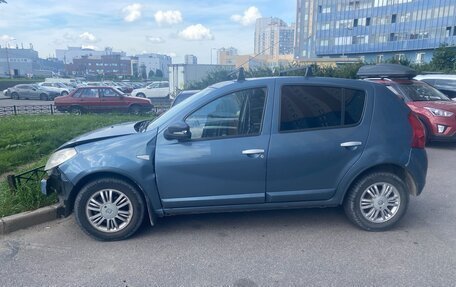 Renault Sandero I, 2013 год, 240 000 рублей, 2 фотография