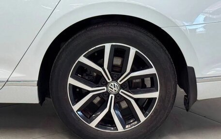 Volkswagen Passat B8 рестайлинг, 2019 год, 2 320 000 рублей, 2 фотография