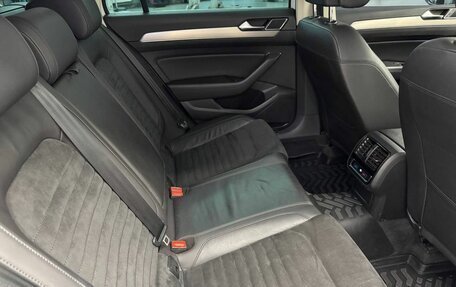 Volkswagen Passat B8 рестайлинг, 2019 год, 2 320 000 рублей, 15 фотография