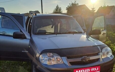 Chevrolet Niva I рестайлинг, 2016 год, 750 000 рублей, 2 фотография
