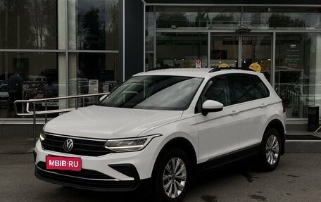 Volkswagen Tiguan II, 2020 год, 2 499 000 рублей, 1 фотография