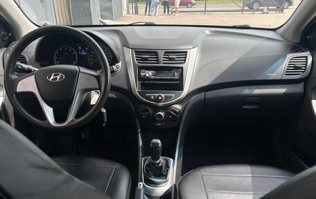 Hyundai Solaris II рестайлинг, 2013 год, 720 000 рублей, 2 фотография