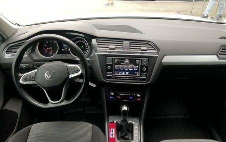 Volkswagen Tiguan II, 2020 год, 2 499 000 рублей, 10 фотография
