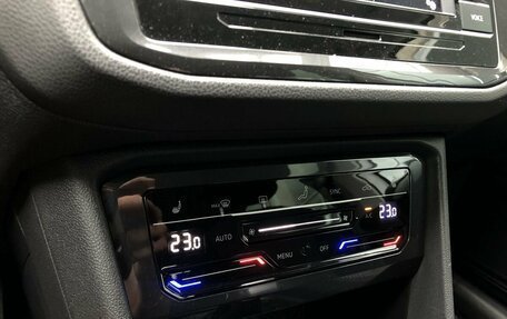 Volkswagen Tiguan II, 2020 год, 2 499 000 рублей, 17 фотография