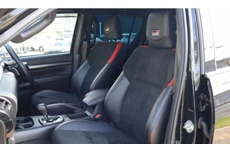 Toyota Hilux VIII, 2022 год, 3 650 000 рублей, 4 фотография