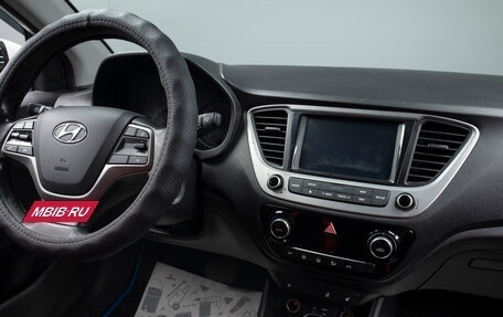 Hyundai Solaris II рестайлинг, 2018 год, 919 000 рублей, 11 фотография