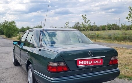 Mercedes-Benz E-Класс, 1994 год, 2 350 000 рублей, 5 фотография