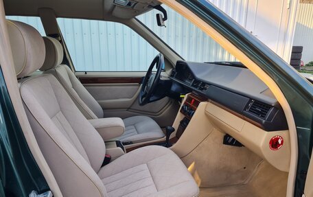 Mercedes-Benz E-Класс, 1994 год, 2 350 000 рублей, 18 фотография
