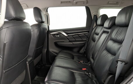 Mitsubishi Pajero Sport III рестайлинг, 2018 год, 2 850 000 рублей, 2 фотография