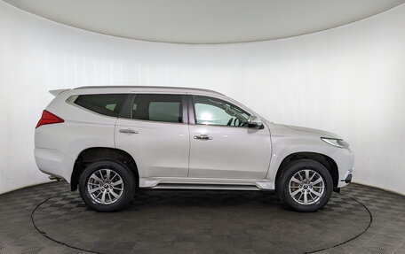 Mitsubishi Pajero Sport III рестайлинг, 2018 год, 2 850 000 рублей, 21 фотография