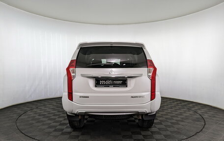 Mitsubishi Pajero Sport III рестайлинг, 2018 год, 2 850 000 рублей, 19 фотография