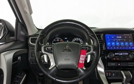 Mitsubishi Pajero Sport III рестайлинг, 2018 год, 2 850 000 рублей, 18 фотография