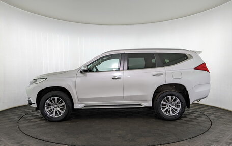 Mitsubishi Pajero Sport III рестайлинг, 2018 год, 2 850 000 рублей, 25 фотография