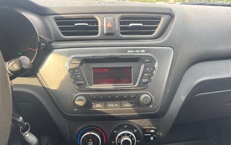 KIA Rio III рестайлинг, 2012 год, 600 000 рублей, 24 фотография
