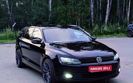 Volkswagen Jetta VI, 2012 год, 1 130 000 рублей, 2 фотография