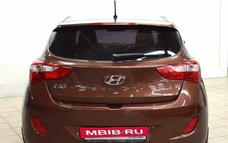Hyundai i30 II рестайлинг, 2012 год, 880 000 рублей, 3 фотография