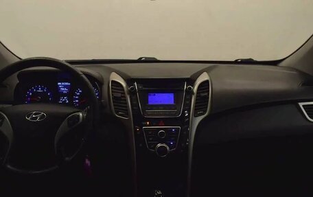 Hyundai i30 II рестайлинг, 2012 год, 880 000 рублей, 5 фотография