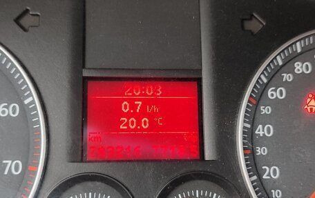 Volkswagen Touran III, 2006 год, 440 000 рублей, 2 фотография